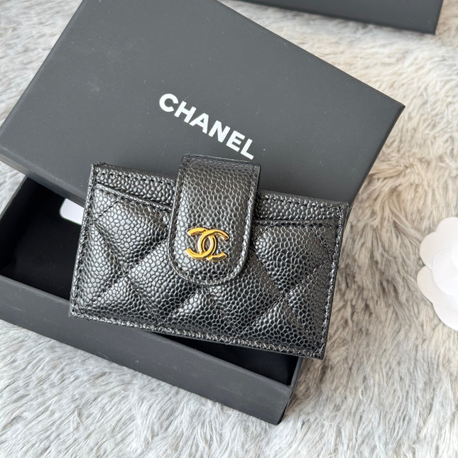 CARD HOLDER 10 CIRCLE CLASP IN BLACK CAVIAR LEATHER GOLD-TONE METALLIC