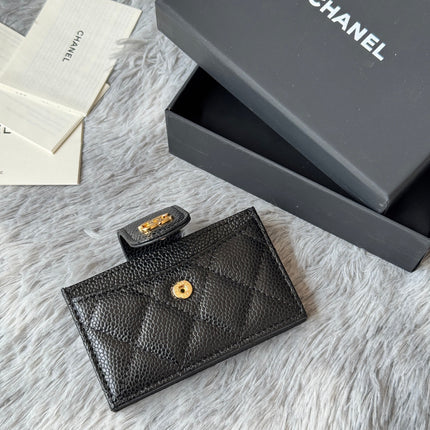 CARD HOLDER 10 CIRCLE CLASP IN BLACK CAVIAR LEATHER GOLD-TONE METALLIC