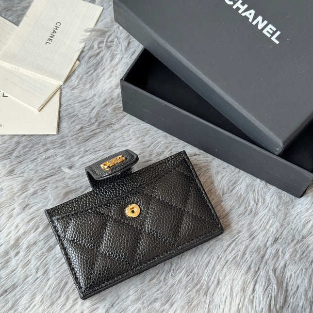 CARD HOLDER 10 CIRCLE CLASP IN BLACK CAVIAR LEATHER GOLD-TONE METALLIC