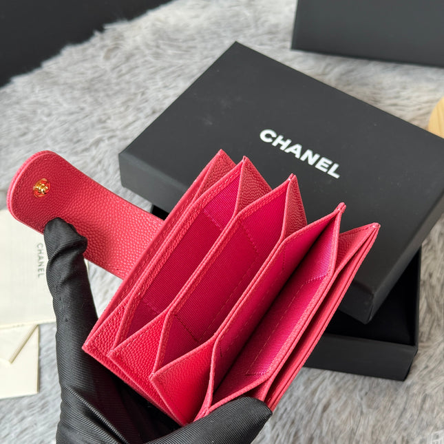 CARD HOLDER 10 CIRCLE CLASP IN MANDY PINK CAVIAR LEATHER GOLD-TONE METALLIC