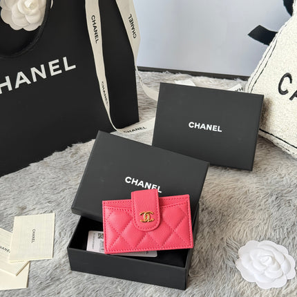 CARD HOLDER 10 CIRCLE CLASP IN MANDY PINK CAVIAR LEATHER GOLD-TONE METALLIC