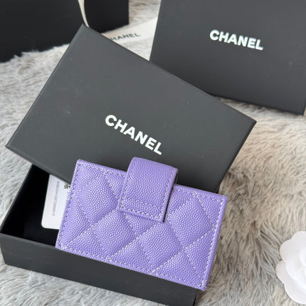 CARD HOLDER 10 CIRCLE CLASP IN BABY PURPLE CAVIAR LEATHER GOLD-TONE METALLIC