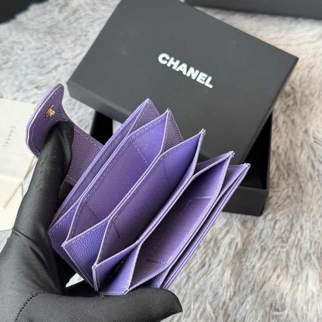 CARD HOLDER 10 CIRCLE CLASP IN BABY PURPLE CAVIAR LEATHER GOLD-TONE METALLIC