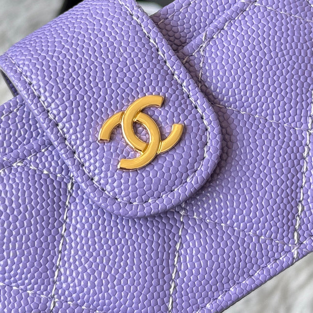 CARD HOLDER 10 CIRCLE CLASP IN BABY PURPLE CAVIAR LEATHER GOLD-TONE METALLIC