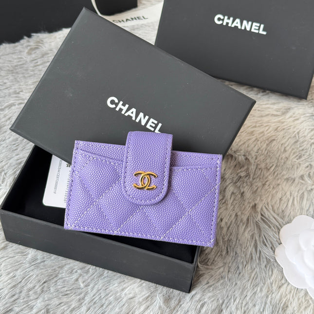 CARD HOLDER 10 CIRCLE CLASP IN BABY PURPLE CAVIAR LEATHER GOLD-TONE METALLIC