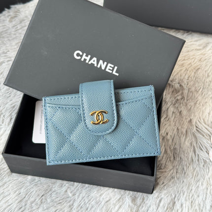 CARD HOLDER 10 CIRCLE CLASP IN NEPAL BLUE CAVIAR LEATHER GOLD-TONE METALLIC