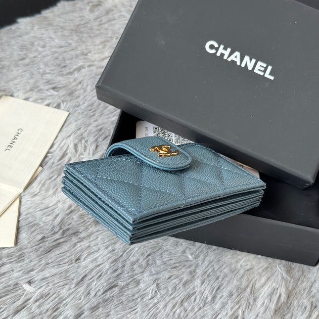 CARD HOLDER 10 CIRCLE CLASP IN NEPAL BLUE CAVIAR LEATHER GOLD-TONE METALLIC