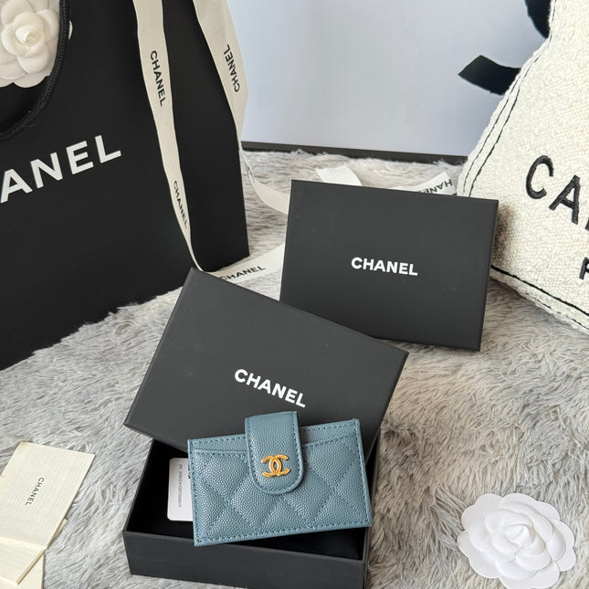 CARD HOLDER 10 CIRCLE CLASP IN NEPAL BLUE CAVIAR LEATHER GOLD-TONE METALLIC