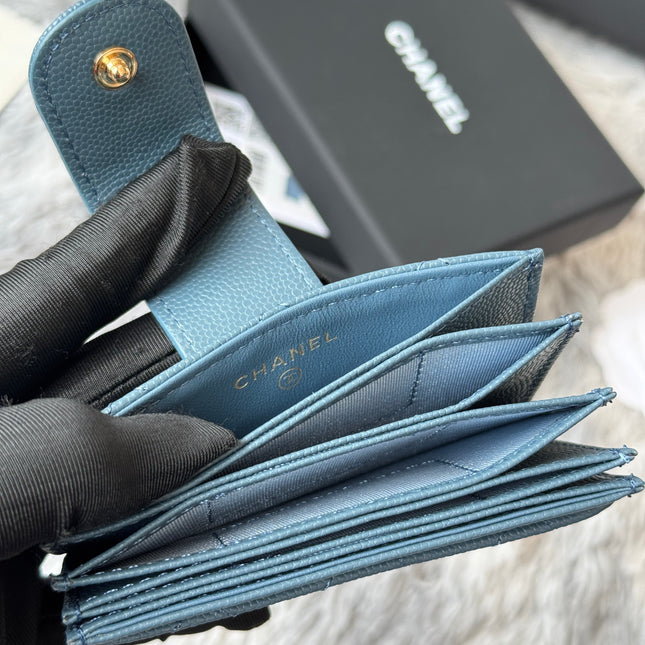 CARD HOLDER 10 CIRCLE CLASP IN NEPAL BLUE CAVIAR LEATHER GOLD-TONE METALLIC