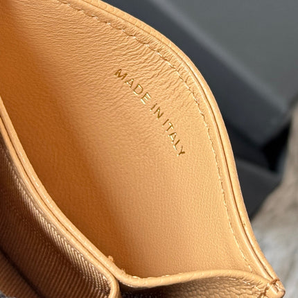 CARD HOLDER 10 CIRCLE CLASP IN LIGHT BROWN CAVIAR LEATHER GOLD-TONE METALLIC