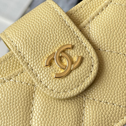 CARD HOLDER 10 CIRCLE CLASP IN YELLOW CAVIAR LEATHER GOLD-TONE METALLIC