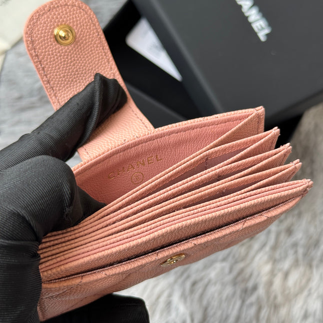 CARD HOLDER 10 CIRCLE CLASP IN TONYS PINK CAVIAR LEATHER GOLD-TONE METALLIC