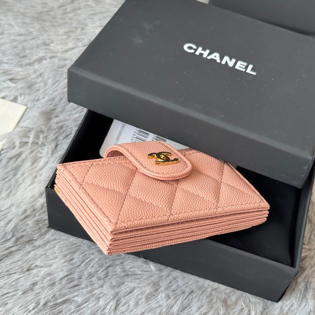 CARD HOLDER 10 CIRCLE CLASP IN TONYS PINK CAVIAR LEATHER GOLD-TONE METALLIC