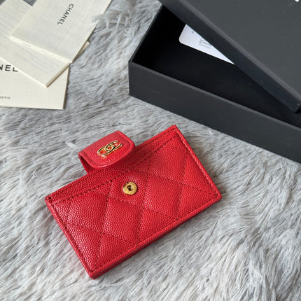 CARD HOLDER 10 CIRCLE CLASP IN RED CAVIAR LEATHER GOLD-TONE METALLIC