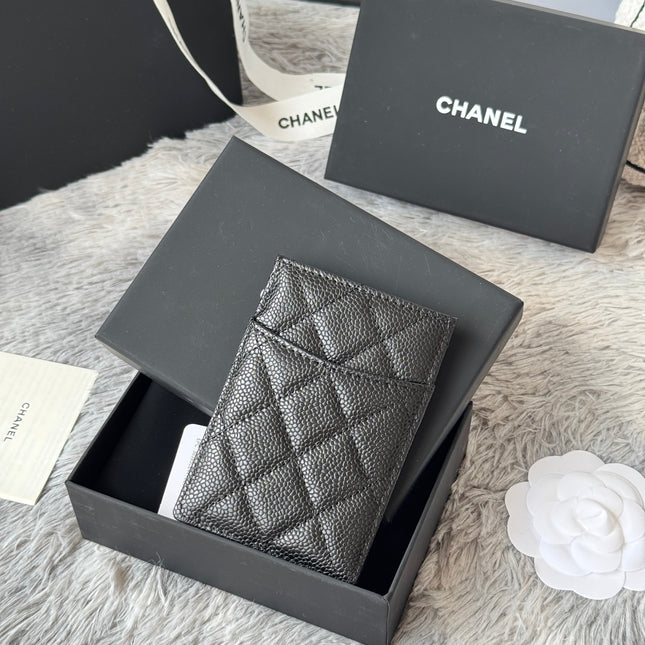 CLASSIC VERTICAL CARD HOLDER 14 IN BLACK GRAINED CALFSKIN GOLD-TONE METALLIC