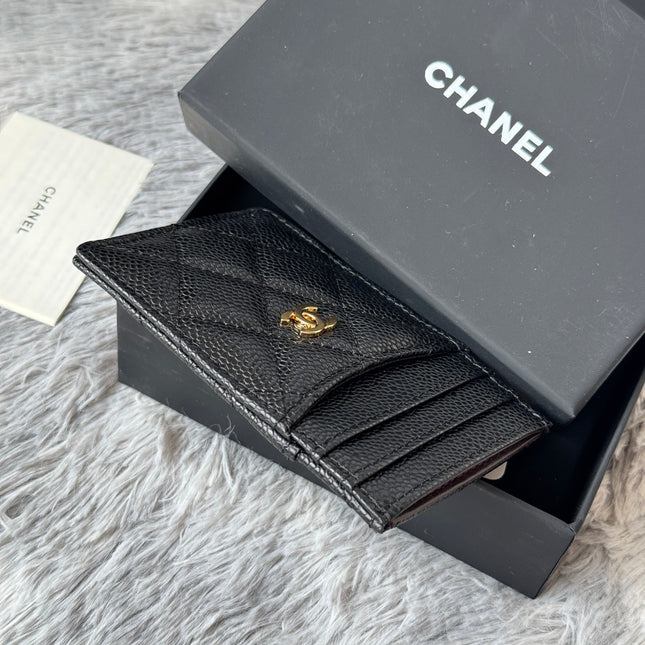 CLASSIC VERTICAL CARD HOLDER 14 IN BLACK GRAINED CALFSKIN GOLD-TONE METALLIC