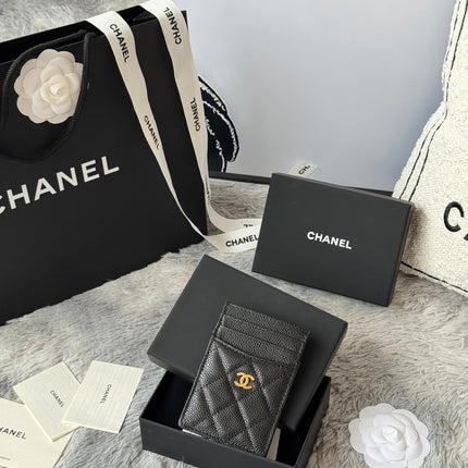 CLASSIC VERTICAL CARD HOLDER 14 IN BLACK GRAINED CALFSKIN GOLD-TONE METALLIC