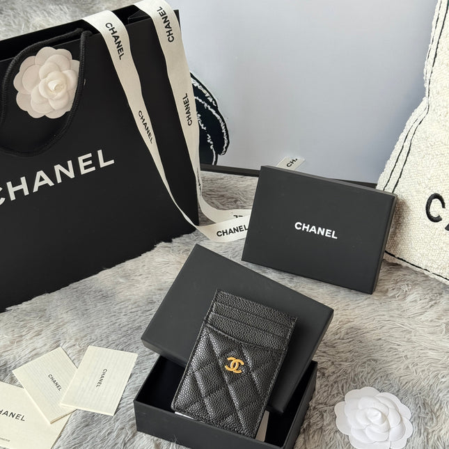 CLASSIC VERTICAL CARD HOLDER 14 IN BLACK GRAINED CALFSKIN GOLD-TONE METALLIC