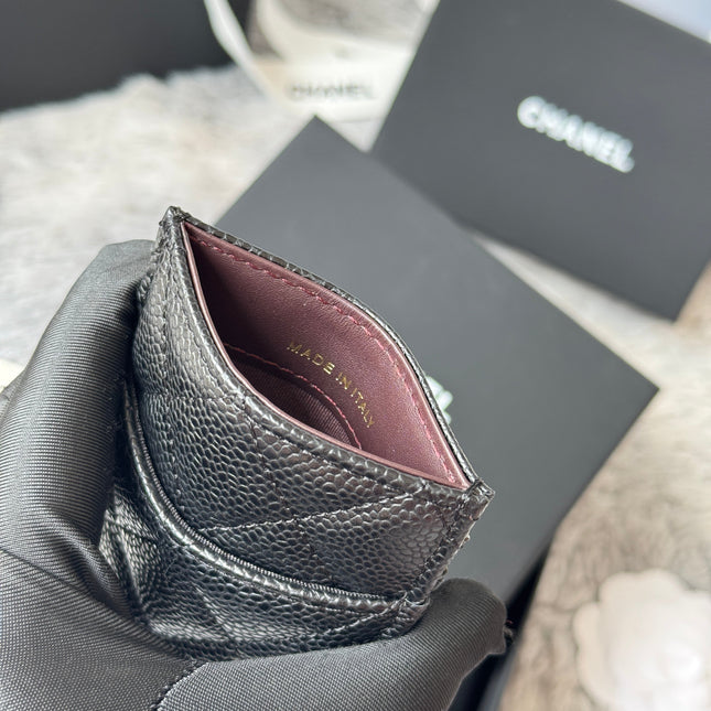 CLASSIC VERTICAL CARD HOLDER 14 IN BLACK GRAINED CALFSKIN GOLD-TONE METALLIC