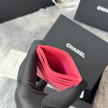 CLASSIC VERTICAL CARD HOLDER 14 IN MANDY PINK GRAINED CALFSKIN GOLD-TONE METALLIC