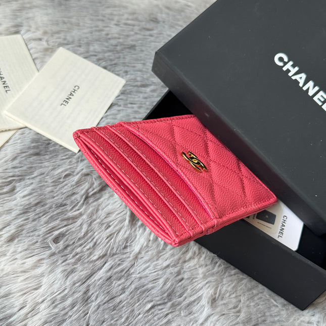 CLASSIC VERTICAL CARD HOLDER 14 IN MANDY PINK GRAINED CALFSKIN GOLD-TONE METALLIC