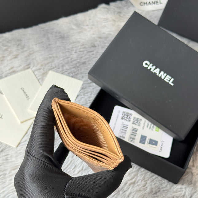 CLASSIC VERTICAL CARD HOLDER 14 IN LIGHT BROWN GRAINED CALFSKIN GOLD-TONE METALLIC