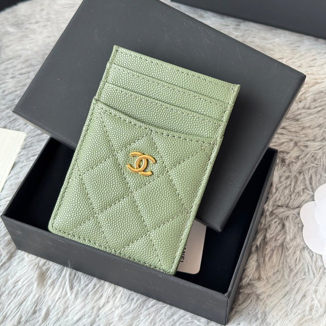 CLASSIC VERTICAL CARD HOLDER 14 IN RAINEE GREEN GRAINED CALFSKIN GOLD-TONE METALLIC