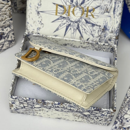 DIOR 25S SADDLE JASMINE GUSSET CARD HOLDER 10 IN LIGHT BLUE OBLIQUE JACQUARD CANVAS