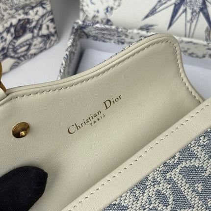 DIOR 25S SADDLE JASMINE GUSSET CARD HOLDER 10 IN LIGHT BLUE OBLIQUE JACQUARD CANVAS
