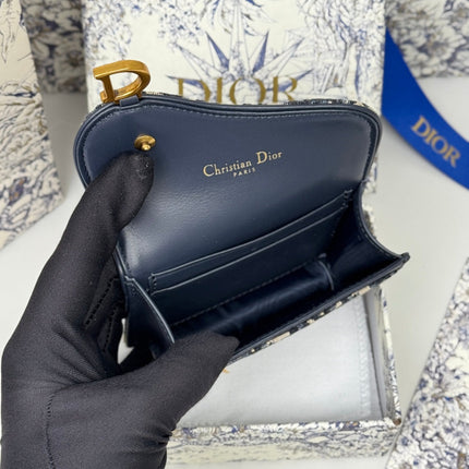 DIOR 25S SADDLE JASMINE GUSSET CARD HOLDER 10 IN BLUE OBLIQUE JACQUARD CANVAS