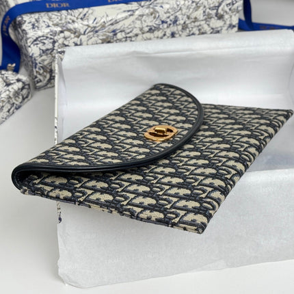 DIOR 25S 30 MONTAIGNE AVENUE POUCH WITH FLAP 30 IN BLUE DIOR OBLIQUE JACQUARD
