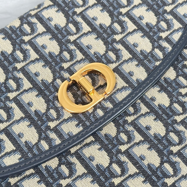 DIOR 25S 30 MONTAIGNE AVENUE POUCH WITH FLAP 30 IN BLUE DIOR OBLIQUE JACQUARD