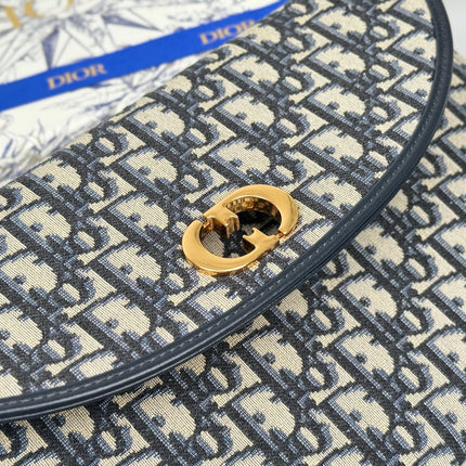 DIOR 25S 30 MONTAIGNE AVENUE POUCH WITH FLAP 30 IN BLUE DIOR OBLIQUE JACQUARD