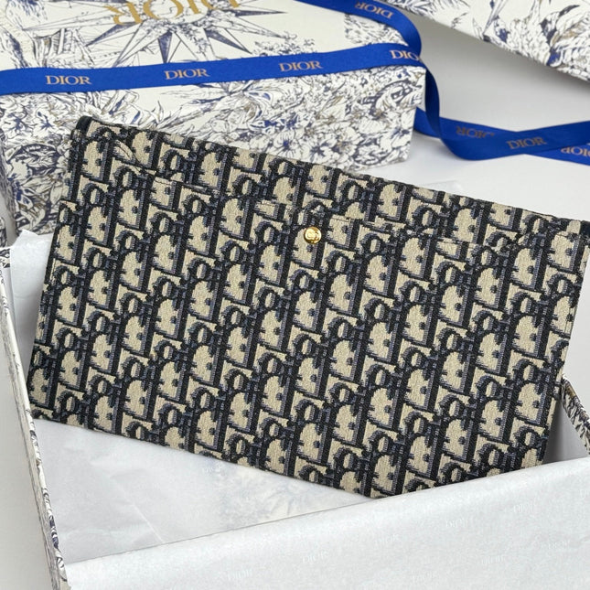 DIOR 25S 30 MONTAIGNE AVENUE POUCH WITH FLAP 30 IN BLUE DIOR OBLIQUE JACQUARD