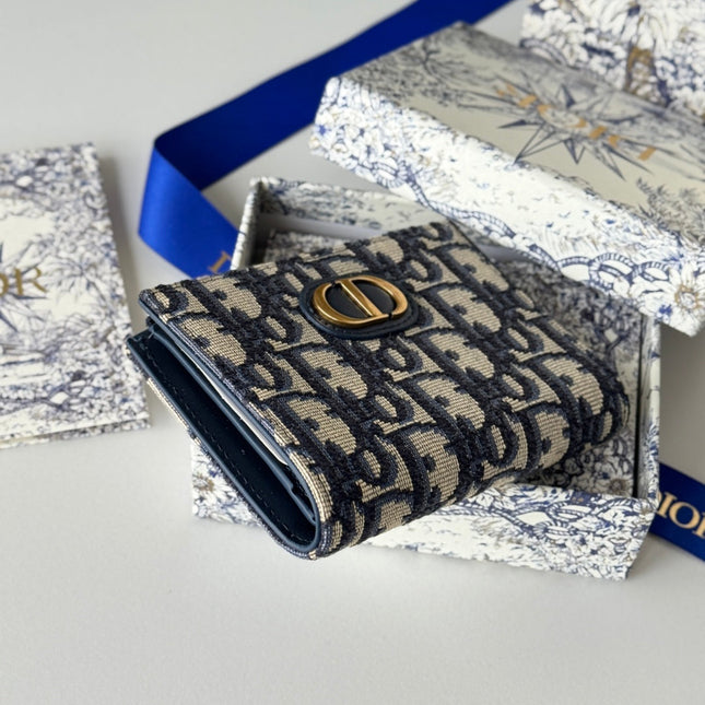 DIOR 25S 30 MONTAIGNE DAHLIA WALLET 11 IN BLUE DIOR OBLIQUE JACQUARD
