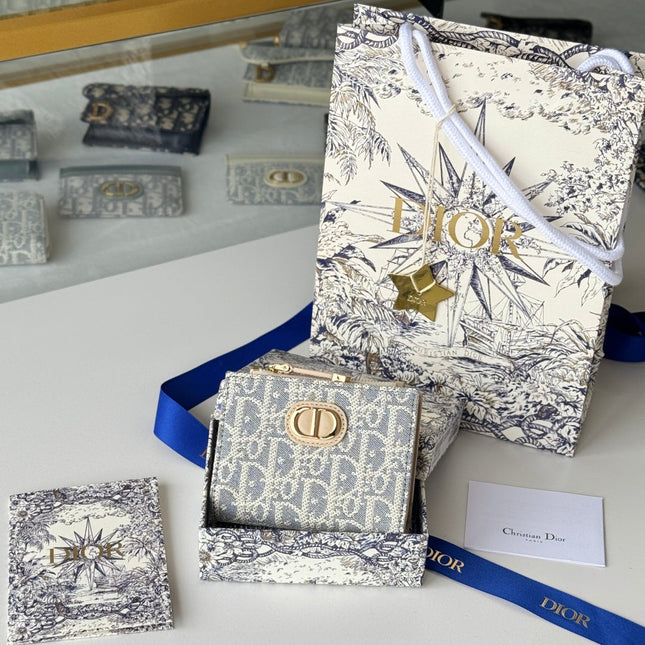 DIOR 25S 30 MONTAIGNE DAHLIA WALLET 11 IN LIGHT BLUE DIOR OBLIQUE JACQUARD