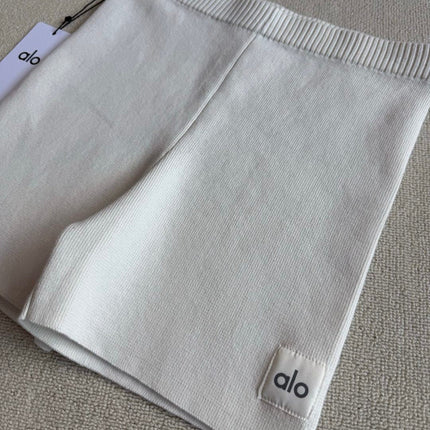 ALO SKINNY KNIT SHORTS STYLE 64