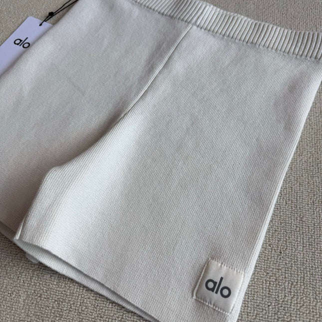 ALO SKINNY KNIT SHORTS STYLE 64