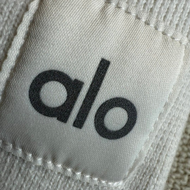 ALO SKINNY KNIT SHORTS STYLE 64