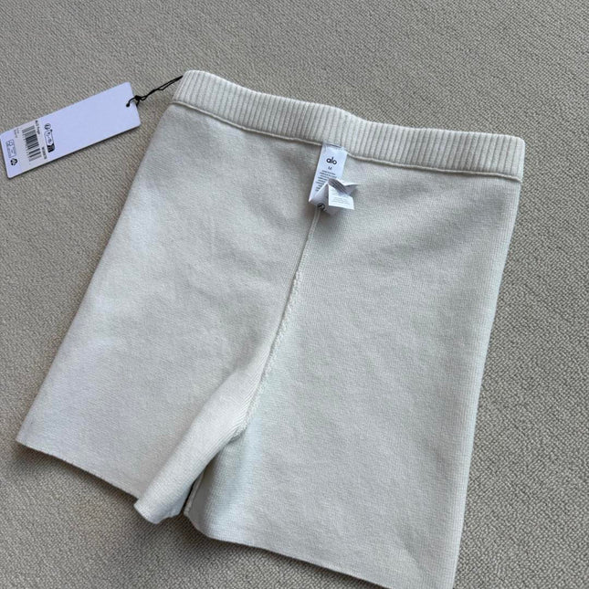 ALO SKINNY KNIT SHORTS STYLE 64