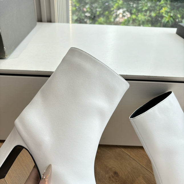 BALENCIAGA 25S ANKLE BOOTS IN WHITE COW LEATHER