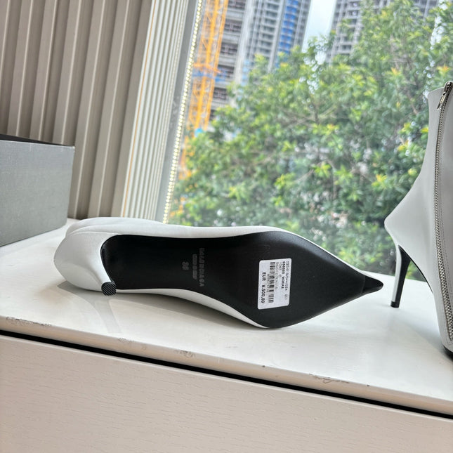 BALENCIAGA 25S ANKLE BOOTS WITH ZIPPER IN WHITE COW LEATHER