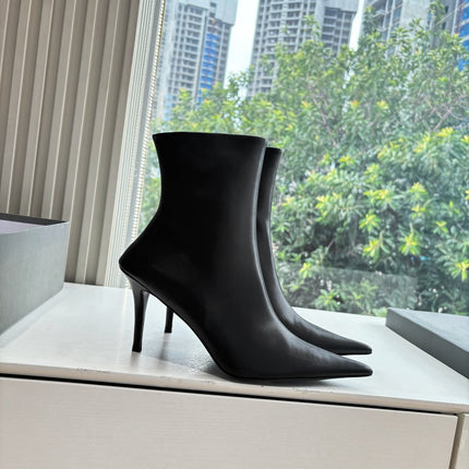 BALENCIAGA 25S ANKLE BOOTS WITH ZIPPER IN BLACK COW LEATHER