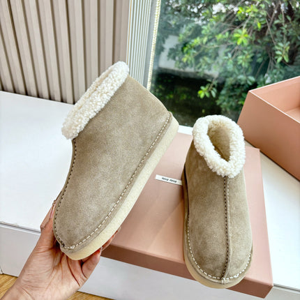 WHITE SHEARLING BOOTS IN TAN BROWN SUEDE