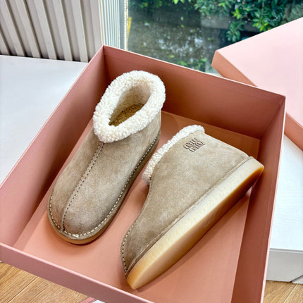 WHITE SHEARLING BOOTS IN TAN BROWN SUEDE