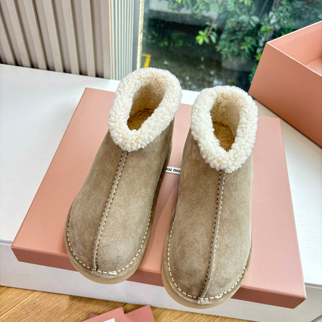 WHITE SHEARLING BOOTS IN TAN BROWN SUEDE