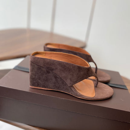 ALAIA WEDGE THONG SANDALS 25S IN BROWN SUEDE