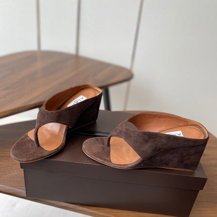 ALAIA WEDGE THONG SANDALS 25S IN BROWN SUEDE