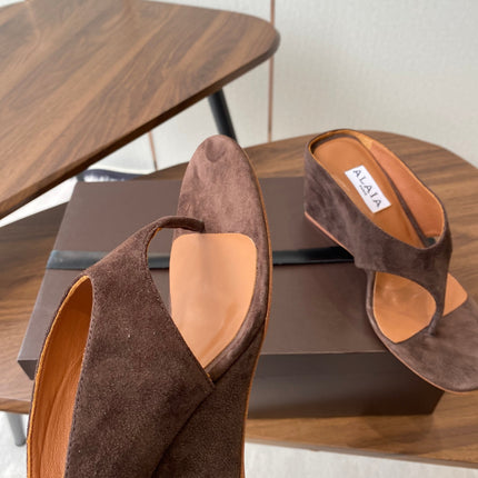 ALAIA WEDGE THONG SANDALS 25S IN BROWN SUEDE