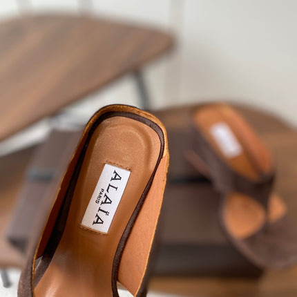 ALAIA WEDGE THONG SANDALS 25S IN BROWN SUEDE